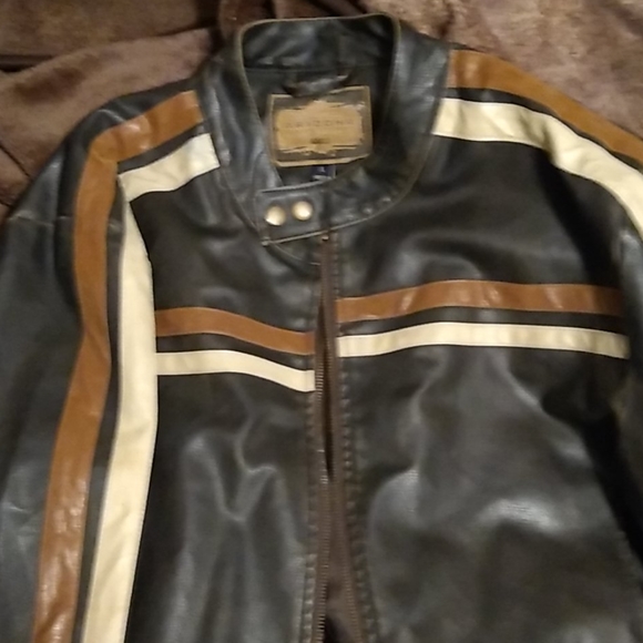 Jackets - Picture 1 of 4